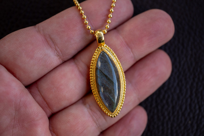 Pendentif avec labradorite grise en argent 925 vermeil