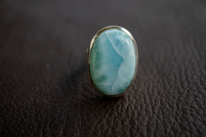 Ovaler Ring mit Larimar