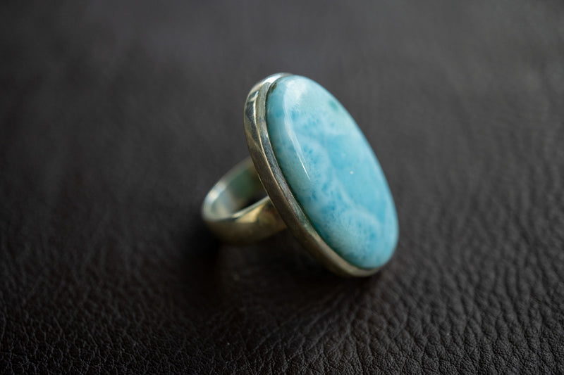 Ovaler Ring mit Larimar