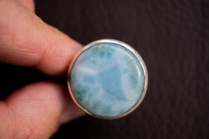 Ovaler Ring mit rundem Larimar