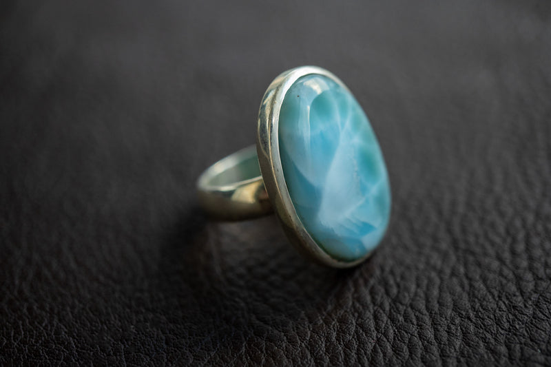 Ovaler Ring mit Larimar