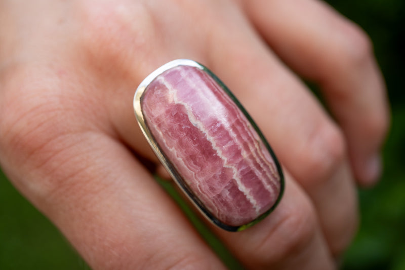 Bague avec rhodochrosite rectangulaire