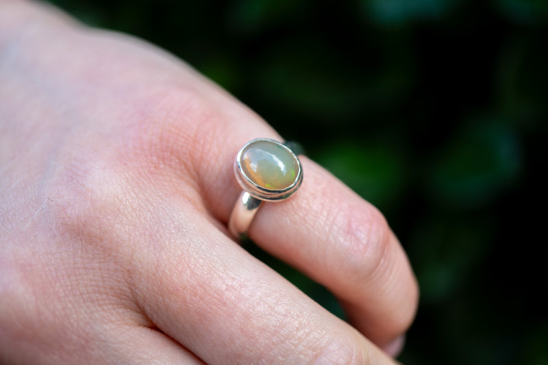 Bague avec opale précieux