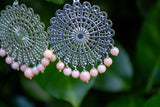 Boucles d'oreilles filigrane avec opales roses