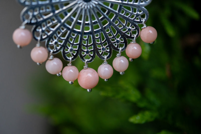 Boucles d'oreilles filigrane avec opales roses