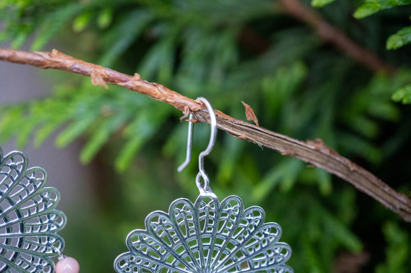 Boucles d'oreilles filigrane avec opales roses