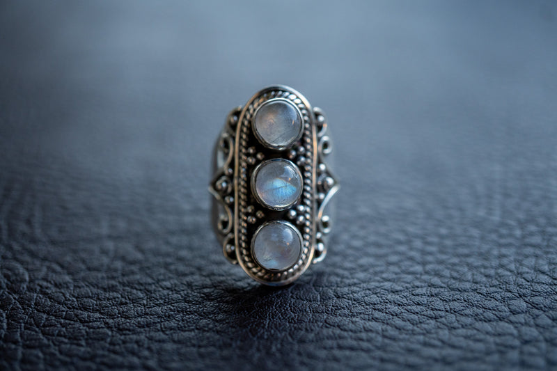 Mughal style labradorite ring