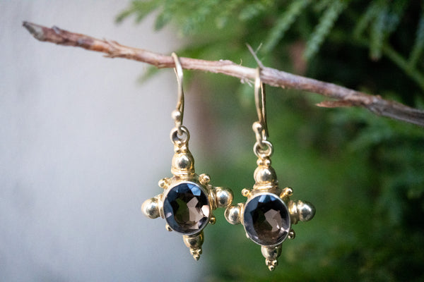 Boucles d'oreilles indiennes en vermeil avec quartz fumé