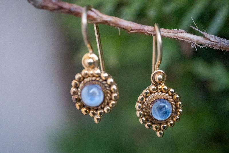 Boucles d'oreilles labradorites blanches (pierre de lune arc-en-ciel)