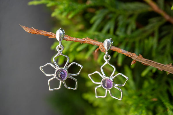 Boucles d'oreilles avec améthystes en forme de fleur