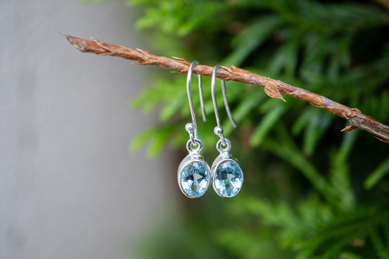 Boucles d'oreilles topaze bleue ovale (petit)