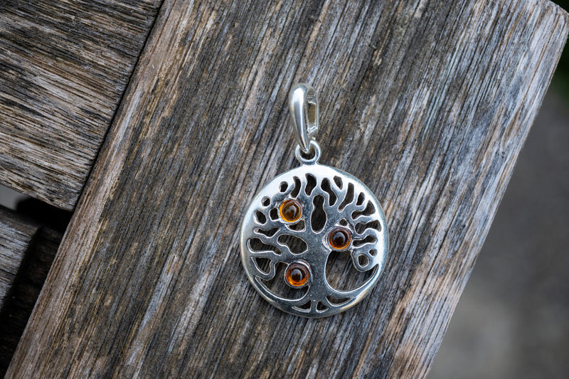 Pendentif arbre de vie avec ambres cognac