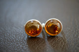 Boucles d'oreilles tige avec ambre cognac