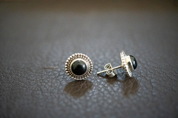 Boucles d'oreilles tige avec onyx noir