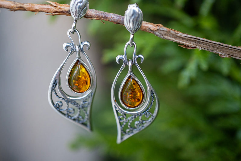 Boucles d'oreilles en forme de feuille avec ambre cognac