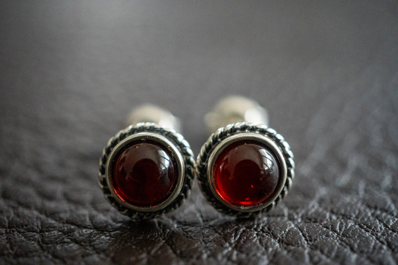 Boucles d'oreilles tige avec ambres cerise