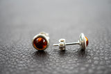 Boucles d'oreilles tige avec ambre cognac