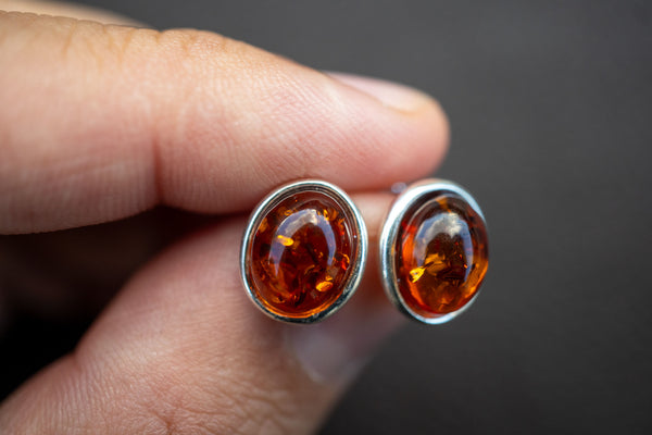 Boucles d'oreilles tige avec ambre cognac