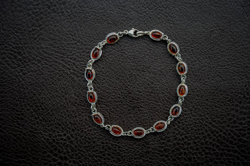 Bracelet with cognac amber