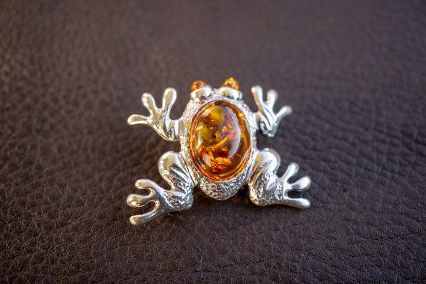 Broche avec Ambre Cognac en Forme de Grenouille