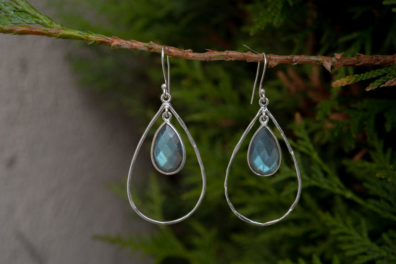 Boucles d'oreilles en labradorite en forme de gouttes