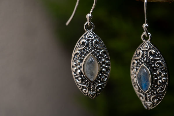 Boucles d'oreilles avec labradorites en forme de diamants