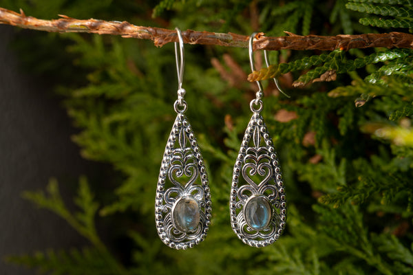 Boucles d'oreilles avec labradorites grises en argent 925