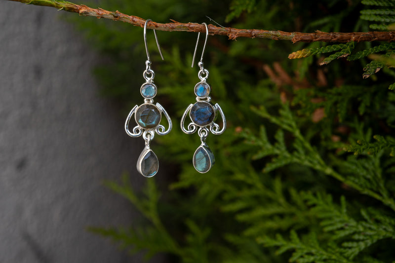 Boucles d'oreilles avec labradorites grises en argent 925