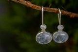 Boucles d'oreilles labradorites blanches (pierre de lune arc-en-ciel)