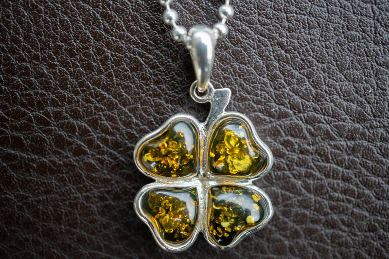 Pendentif Trèfle en Argent 925 avec Ambre Vert de la Mer Baltique (Grand)