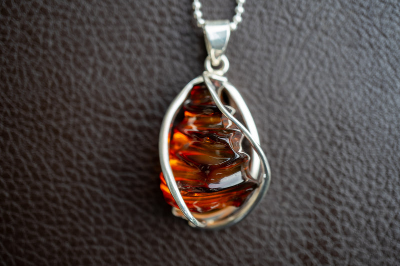 Cognac Amber Honeycomb Pendant – Natural Elegance