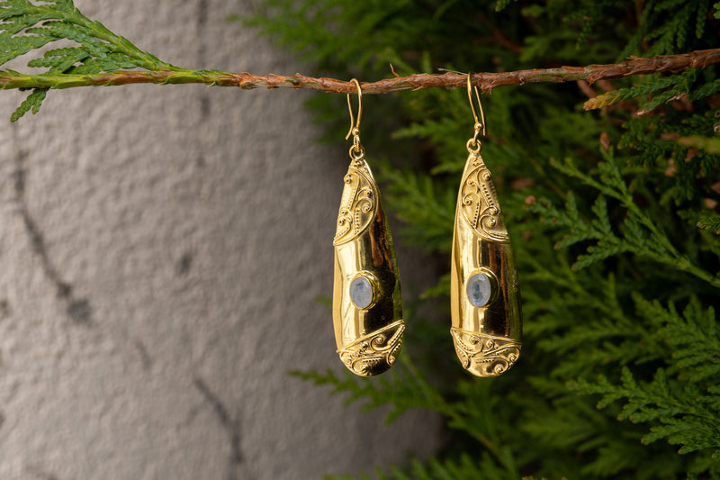 Longue boucles d'oreilles avec labradorite blanches (pierre de lune arc-en-ciel)