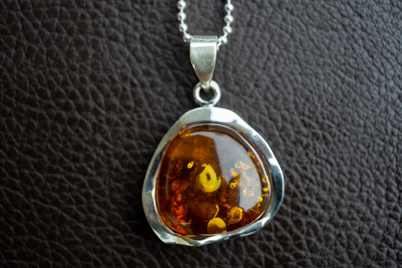 925 Silver Pendant with Natural Baltic Sea Amber – Timeless Elegance