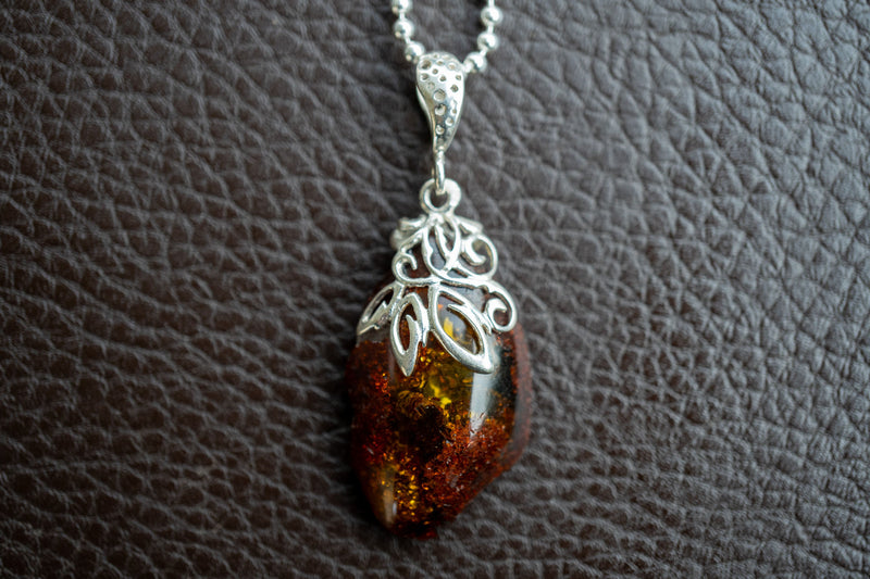 925 Silver Pendant with Natural Baltic Sea Amber – Timeless Elegance