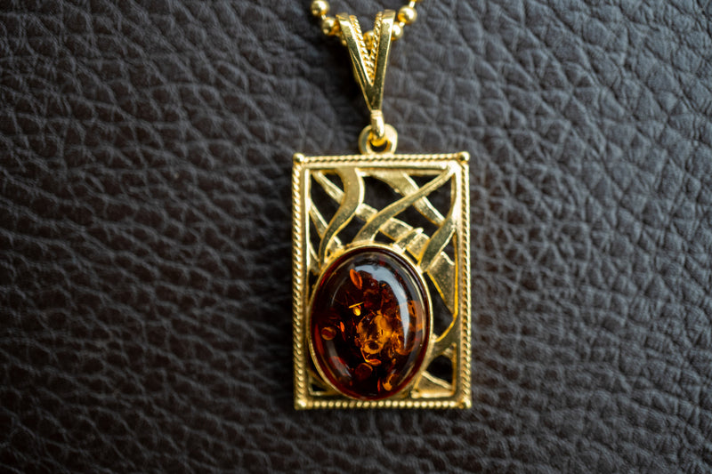 925 silver vermeil pendant with cognac amber – Natural elegance