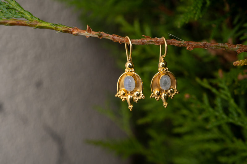 Boucles d'oreilles style indien labradorite blanche (pierre de lune arc-en-ciel)