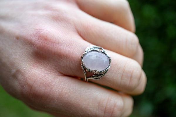 Bague avec quartz rose et feuilles