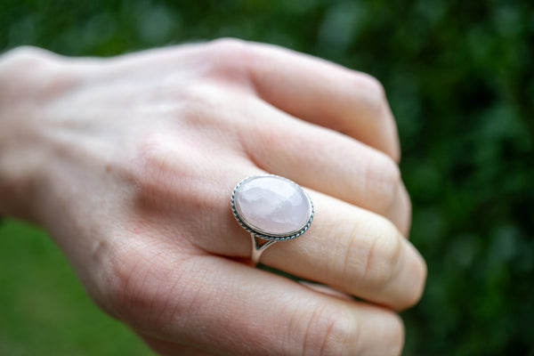 Bague ronde avec quartz rose