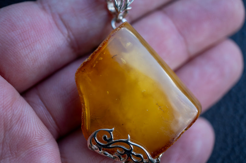 Oval Pendant in 925 Silver with Yellow Baltic Sea Amber