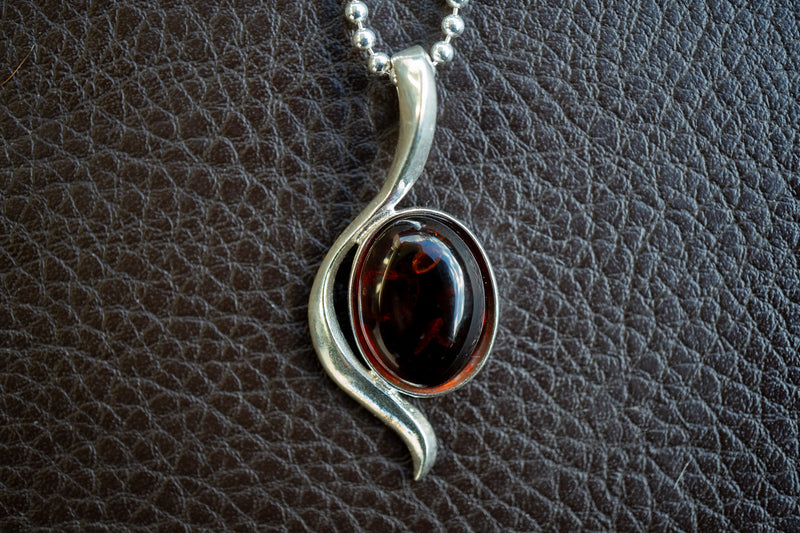 Pendentif serpent en argent 925 avec ambre cognac de la Mer Baltique