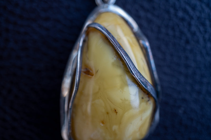 925 Silver Pendant with Natural Yellow Amber from the Baltic Sea