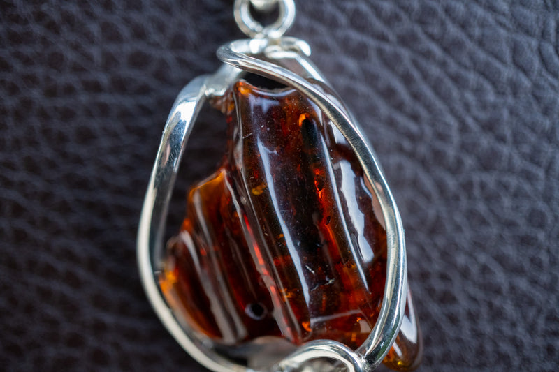 Cognac Amber Honeycomb Pendant – Natural Elegance