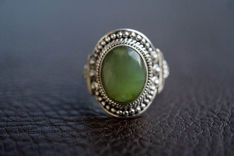 Ethnic ring in 925 silver with nephrite (jade)