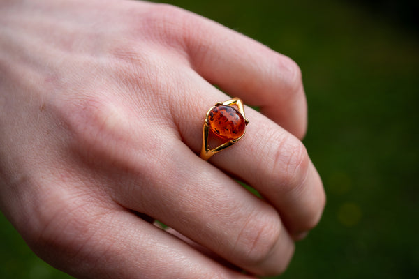 Bague avec ambre cognac