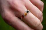 Bague avec ambres multicolores en forme de coeur