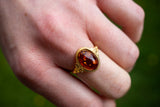 Bague ovale avec ambre cognac