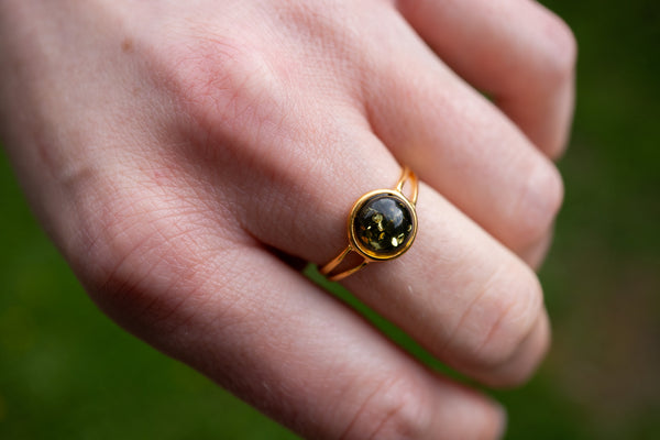 Bague avec ambre vert