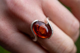 Bague ovale avec ambre cognac