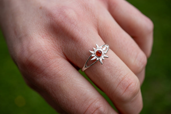 Bague avec ambre cognac en forme de soleil (Small)