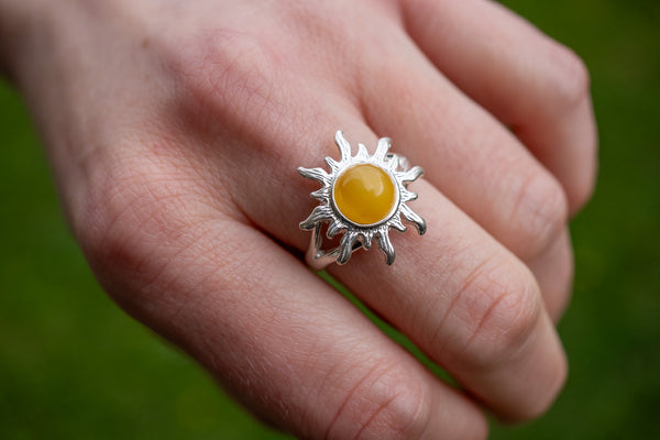 Bague avec ambre jaune en forme de soleil (Large)